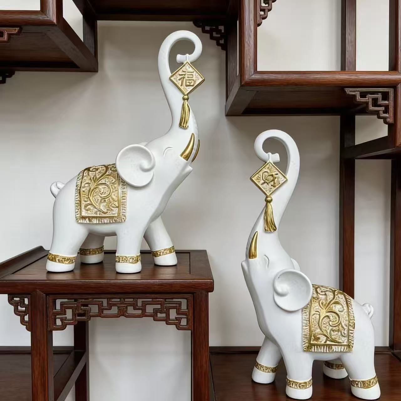 Um Par de Estatuetas de Elefan - Art Craft Elephant avaliação e preço